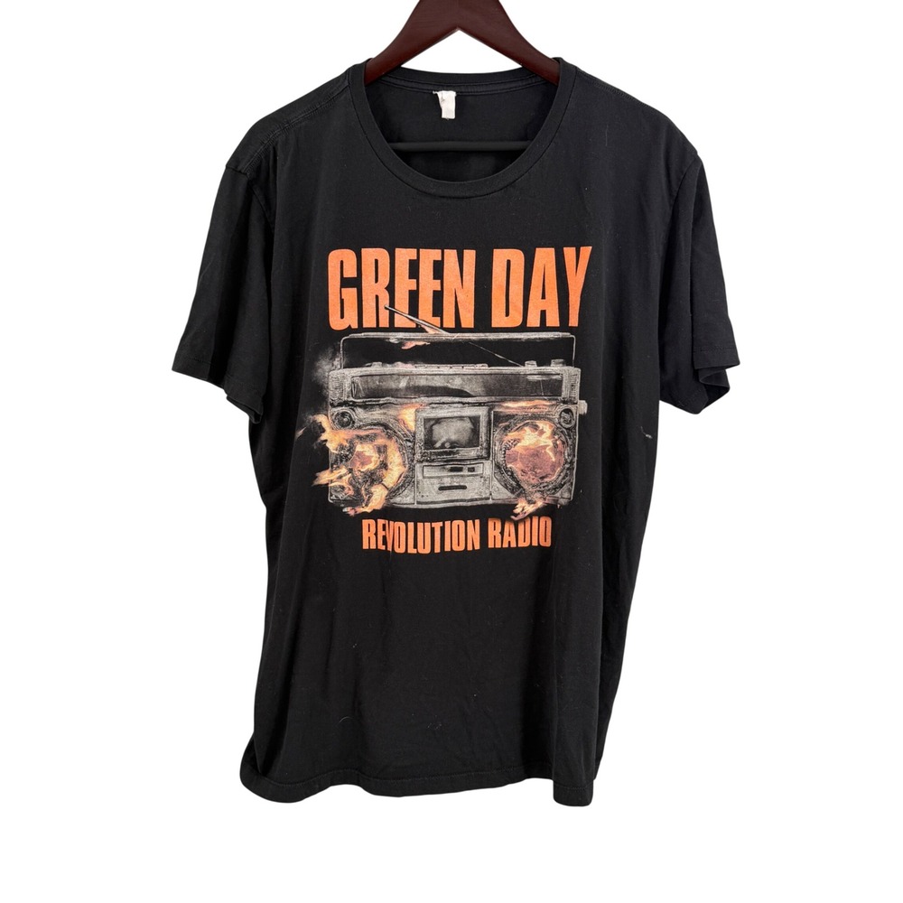 Green Day Revolution Radio T-Shirt Estimated  Large Black Graphic Band Tee